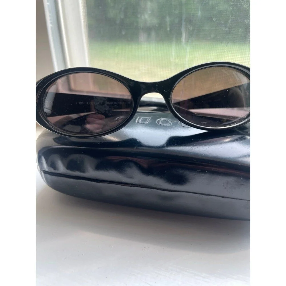Vintage 90's Gucci Oval Sunglasses (2547/S) with Hard Case